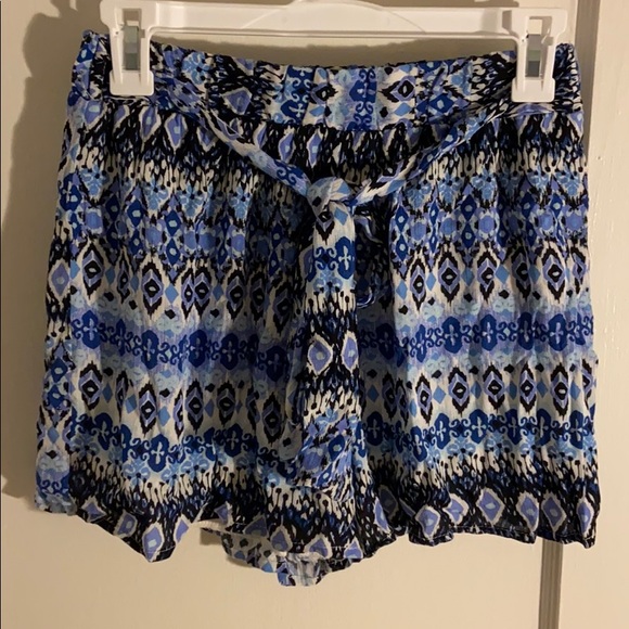 Blue patterned summer shorts! - Picture 1 of 3